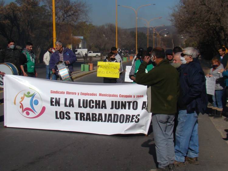 A los pies del Uritorco emerge una Capilla del Monte conmovida por la crisis