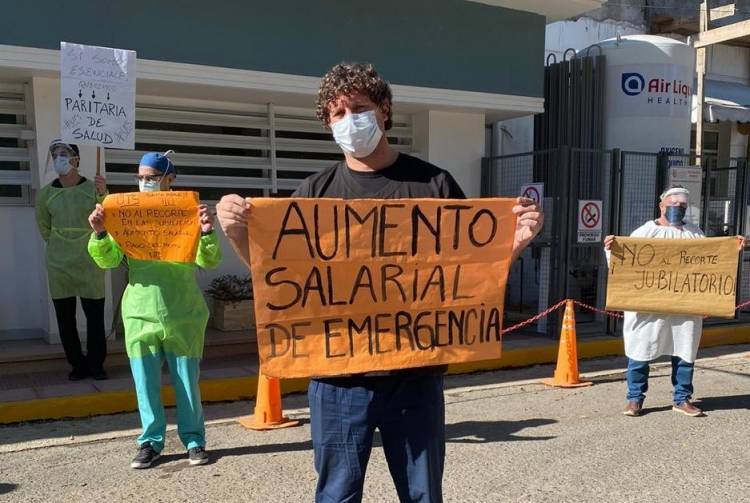 Paro y movilización de los trabajadores de la salud en Córdoba por recomposición salarial