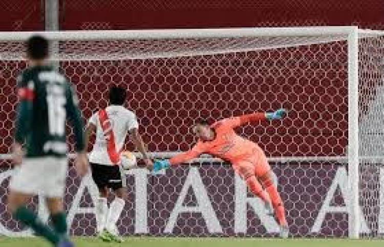 Una noche de olvido para River: Cayó 3-0 ante Palmeiras y quedó al borde de la eliminación de la Copa Libertadores