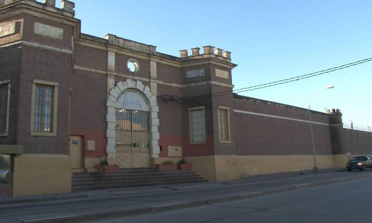 Desde la cárcel, estafaron con 4 millones a un ciudadano de Bariloche
