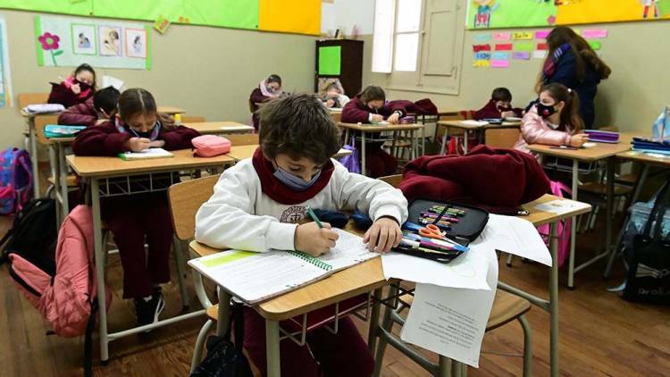 Educación: Para pasar de año será indispensable el 70 por ciento de los contenidos aprobados