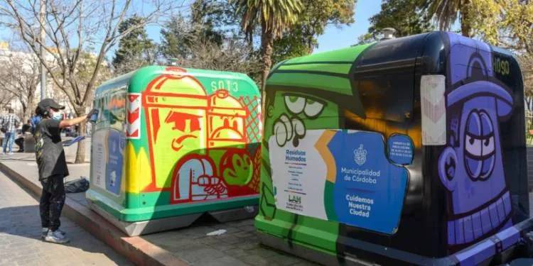 Arte en contenedores para generar conciencia ambiental