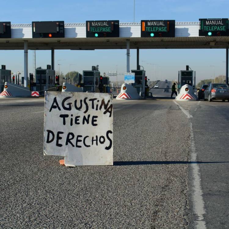 Volanteada y corte de ruta contra el desalojo de Agustina Tolosa