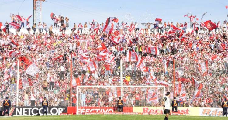 Se pedirá al menos una dosis para la vuelta a las canchas