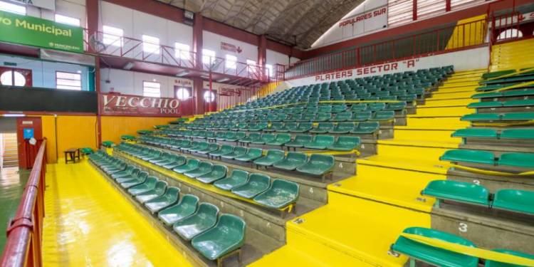 Reabrió el Polideportivo Carlos Cerutti, estrenando renovación