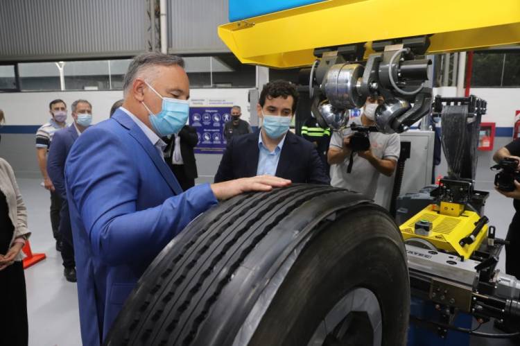 Deán Funes: Inauguraron una planta de recapado de neumáticos
