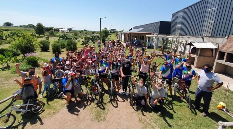 Estación Juárez Celman: Los peques realizaron una bicicleteada con fines educativos