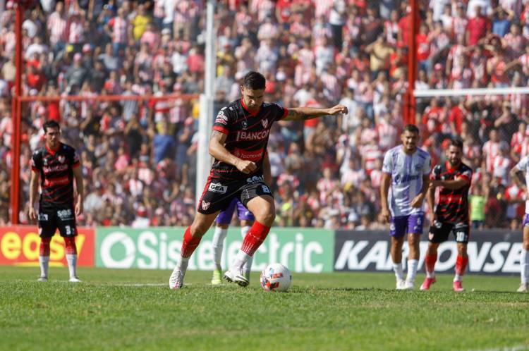 Instituto se ilusiona con la punta del campeonato 