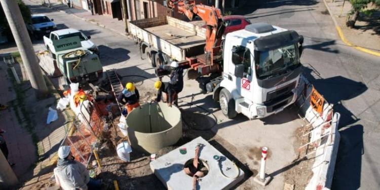 Habilitan el nuevo aliviador cloacal de Villa Páez y Alberdi