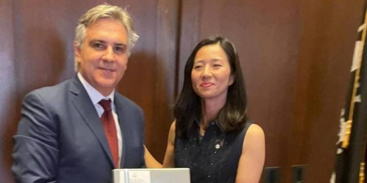 El intendente Martín Llaryora se reunió con la alcaldesa de Boston