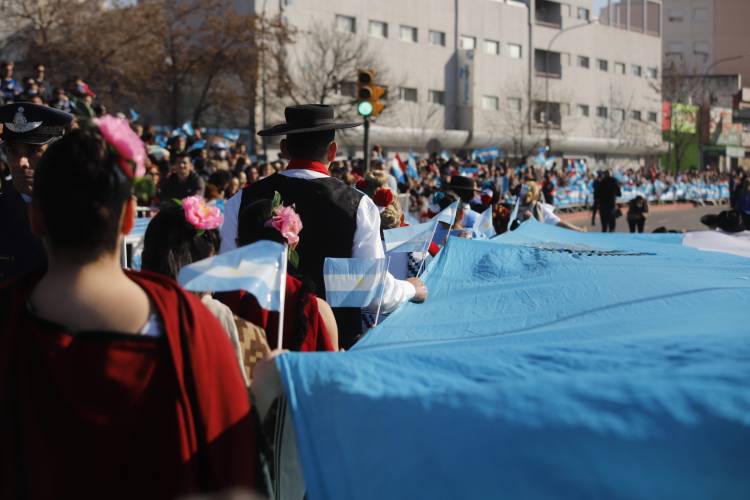 Córdoba celebró los 206º aniversario de la Independencia con un gran desfile