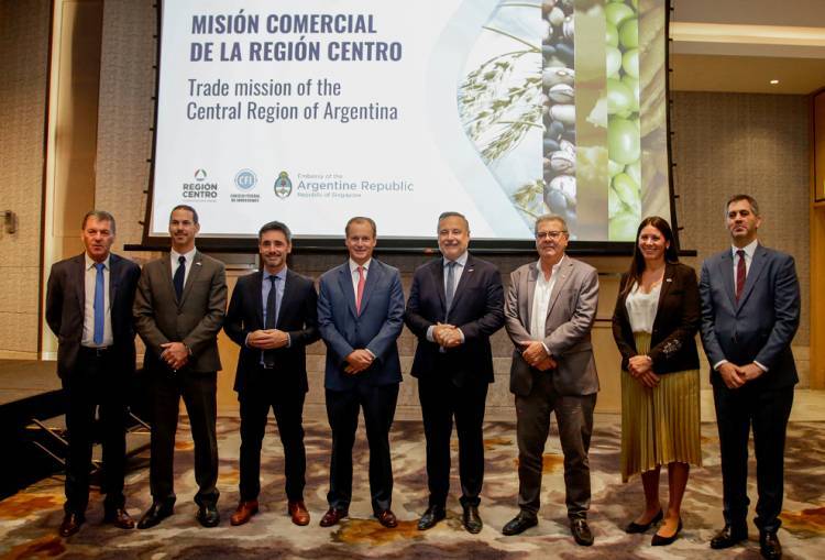 La Región Centro mantuvo un encuentro institucional y comercial en Singapur