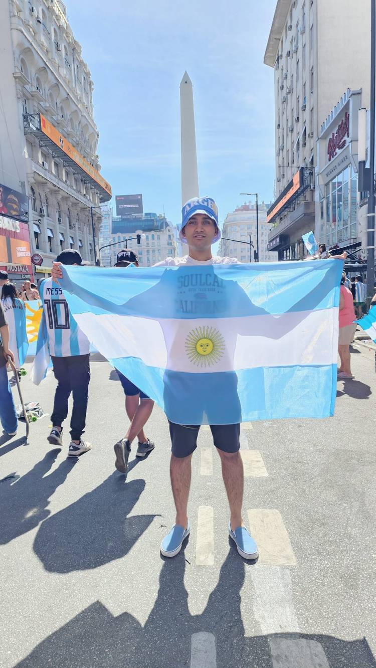 Cientos de miles de "hinchas argentinos" festejaron en el mundo