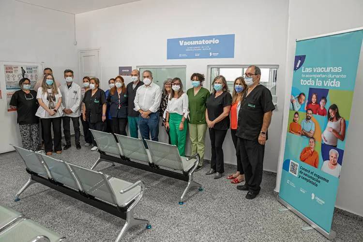 Inauguraron un nuevo vacunatorio en el Hospital Rawson