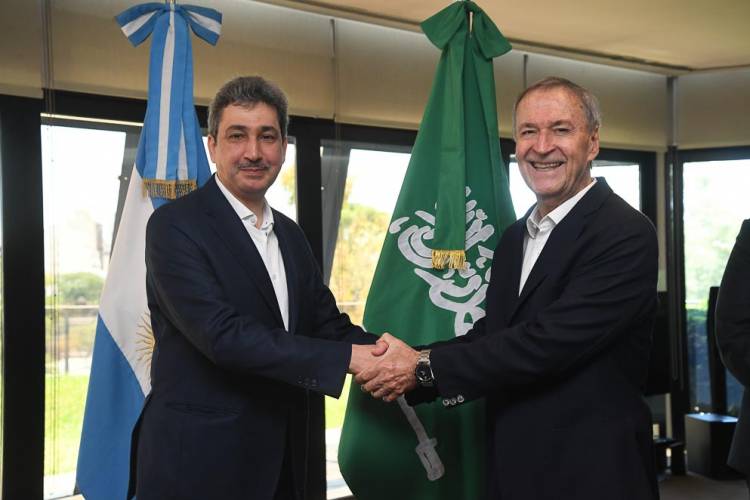  Schiaretti recibió al embajador de Arabia Saudita en Argentina y a una delegación del Fondo Saudí para el Desarrollo