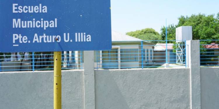 Después de 40 años, la Escuela Arturo Illia tiene muro perimetral