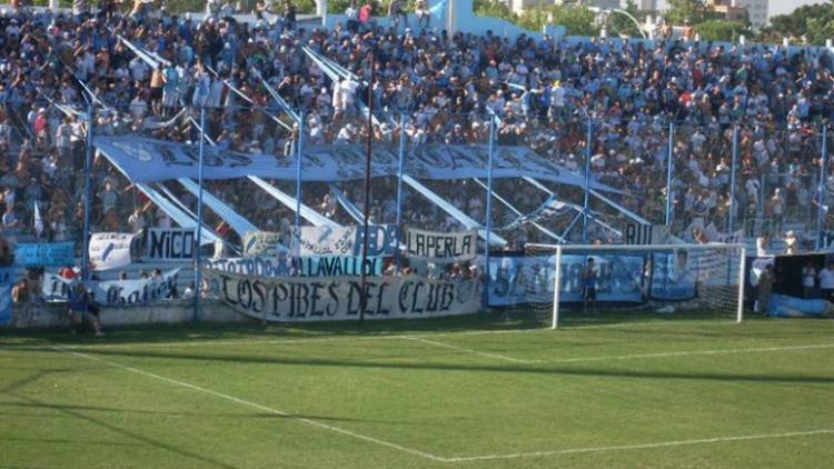 Perdió Estudiantes de Río Cuarto y ganó Racing en el ascenso