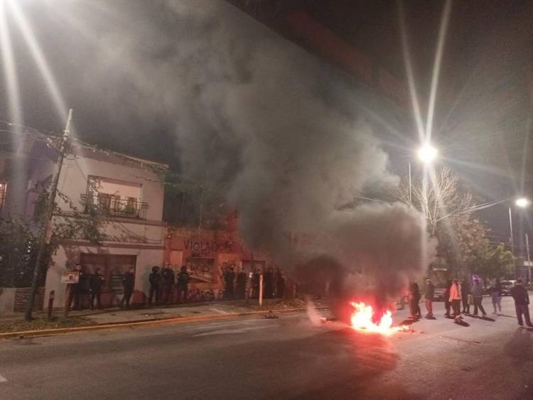 Un pedófilo en AMBA atacado por los vecinos