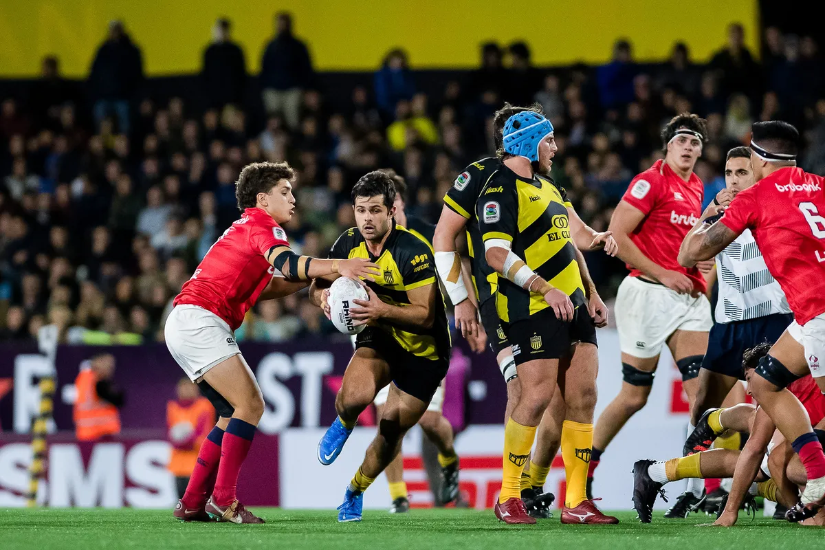 RUGBY: Peñarol finalmente se impuso por escaso margen a Dogos XV