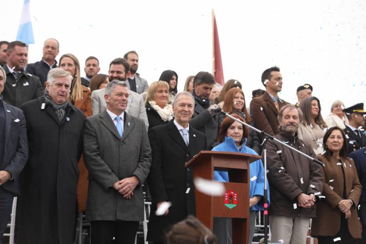 Schiaretti encabezó los actos del Día de la Bandera