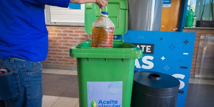 Gracias al  programa “Aceite Circular”, ya se  evitó contaminar más de un millón de litros de agua