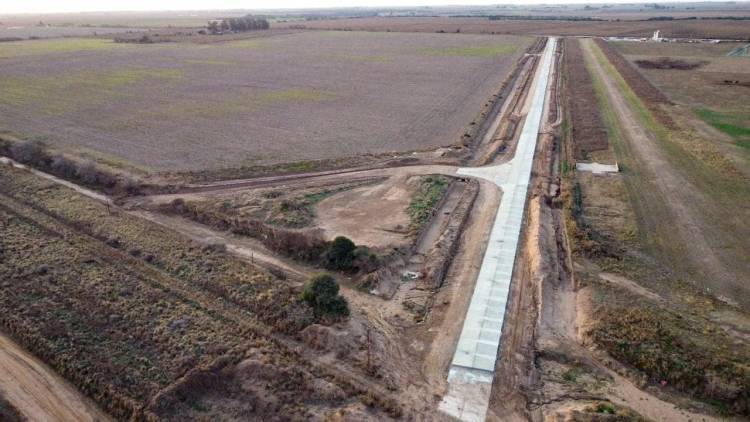 En Alejandro Roca, progresa la obra de desvío de tránsito pesado