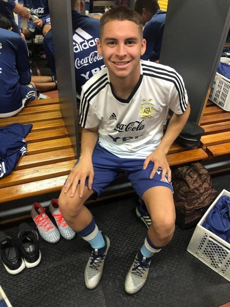 Watson, de La Gloria a Lanús