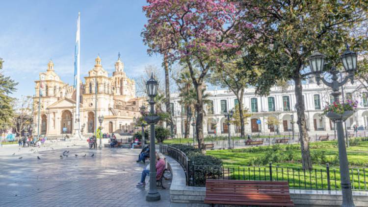 El Defensor del Pueblo vuelve a la Plaza San Martín