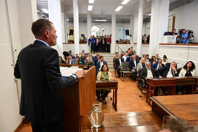 Martín Gill expuso su último y completo informe de gestión