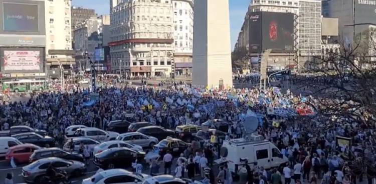 Miles de argentinos se manifestaron en contra el Gobierno Nacional