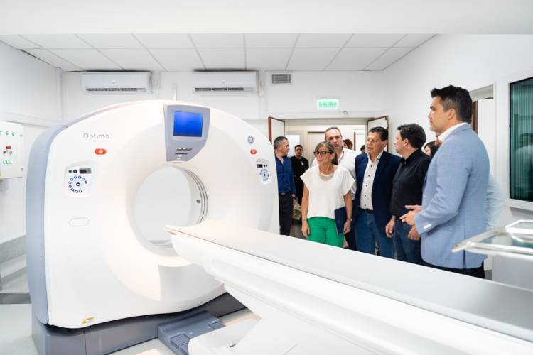 Invirtieron más de 87 millones en un nuevo tomógrafo para el Hospital Arturo Illia 