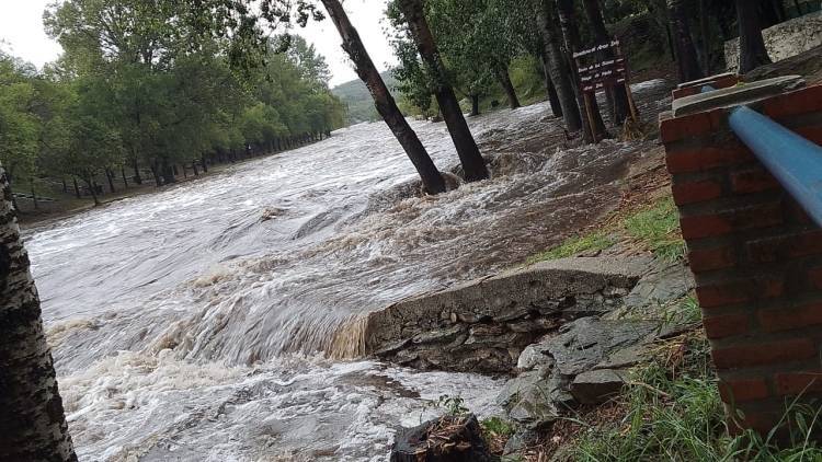 Familias damnificadas por el temporal en Alta Gracia y Anisacate, recibirán asistencia del Gobierno provincial