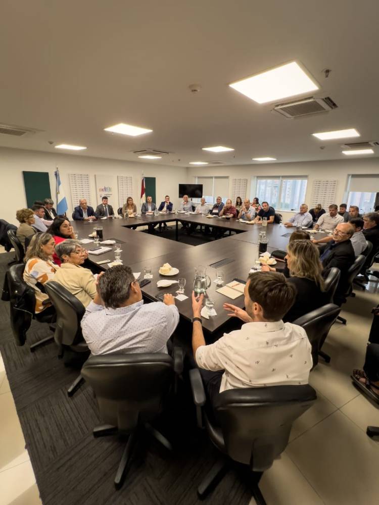  Intendentes de ocho departamentos se interiorizaron sobre la Ley de Seguridad
