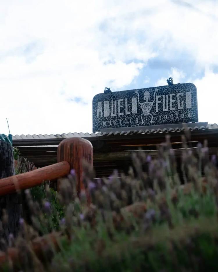 El parador que se incendió reabrirá en Agua de Oro