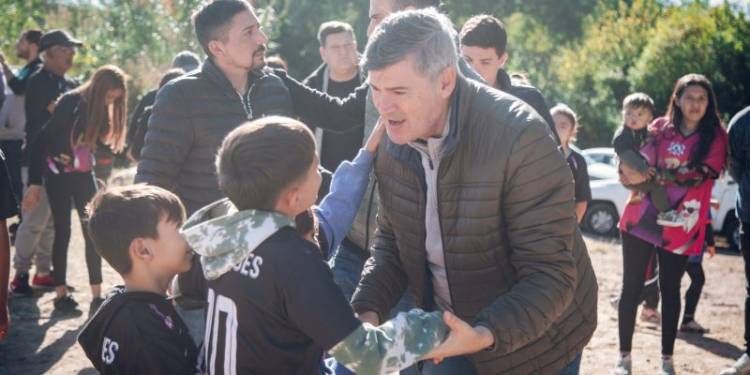Más de 500 niños participaron del primer encuentro de escuelitas sociales de fútbol en el barrio Barranca Yaco