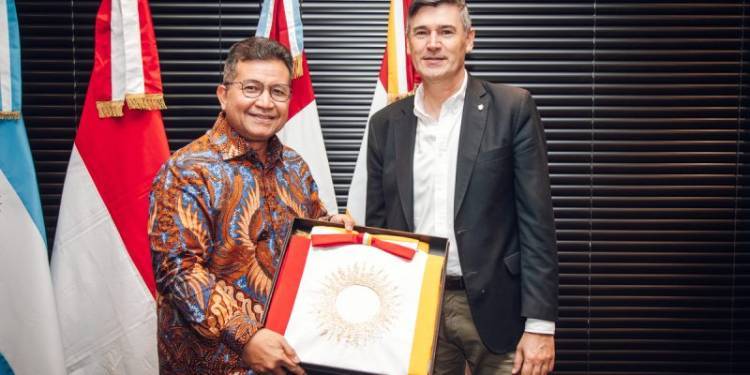 Passerini fortalece vínculos con el Embajador de Indonesia