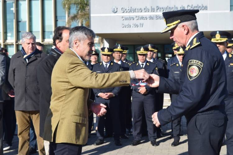 El ministro Quinteros entregó 8 nuevos móviles a la Policía de Rio Cuarto