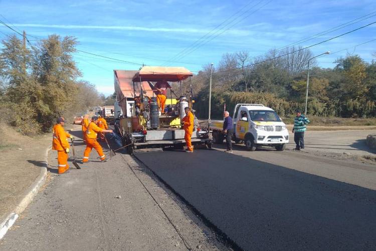 Gran progreso en la repavimentación de rutas turísticas