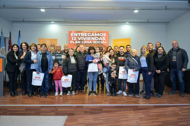 Arroyito: Gracias a un plan municipal, hoy 12 familias tienen su casa propia