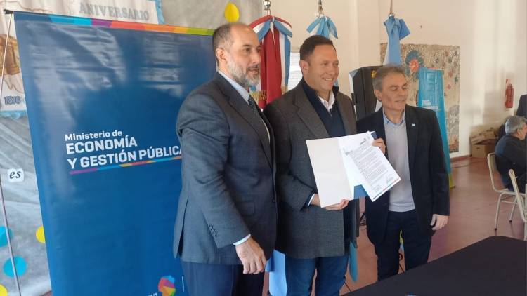 Mina Clavero junto a otras localidades del departamento San Alberto modernizan sus servicios públicos