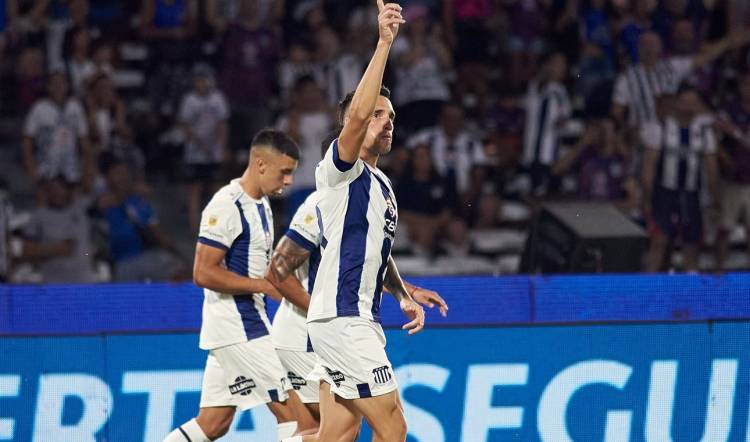 Surtido de fútbol: Talleres, de colombianos y mexicanos