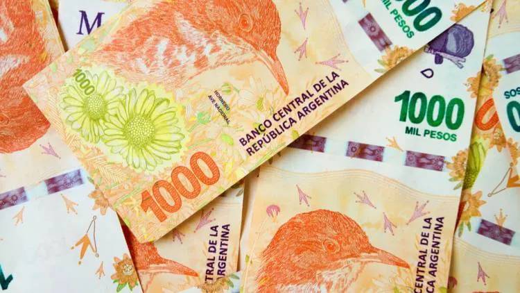 Estiman que más de la mitad de la población argentina ya usa sus ahorros para afrontar gastos mensuales