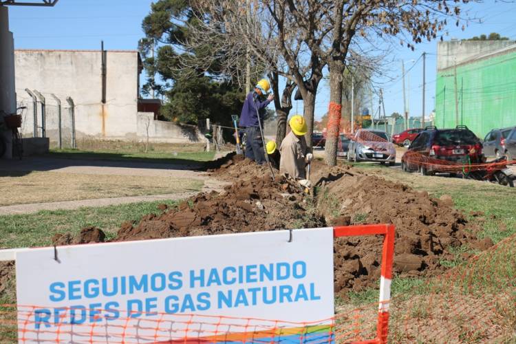 Más de mil vecinos se beneficiarán con una obra de gas natural en B° Las Ferias