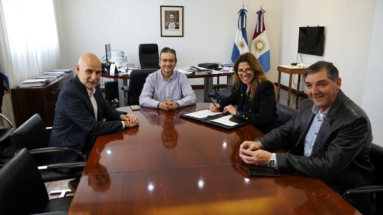 Convenio entre Gobierno y Mendiolaza para el reacondicionamiento de luminarias