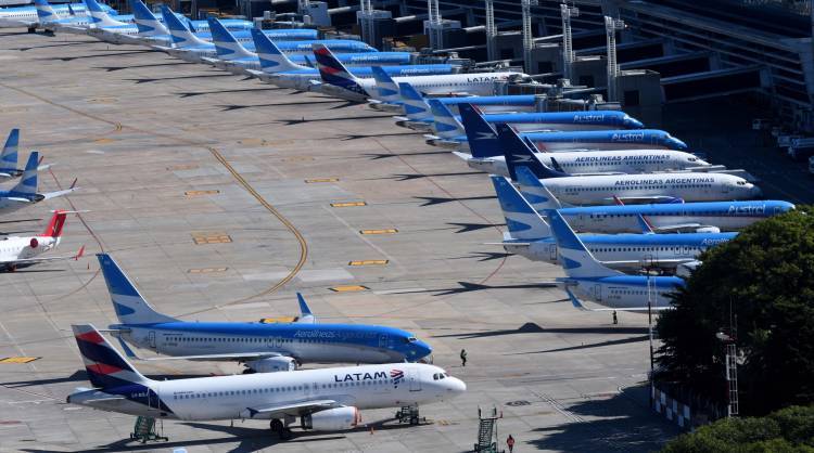 Reglamentarán la esencialidad del servicio aeronáutico comercial