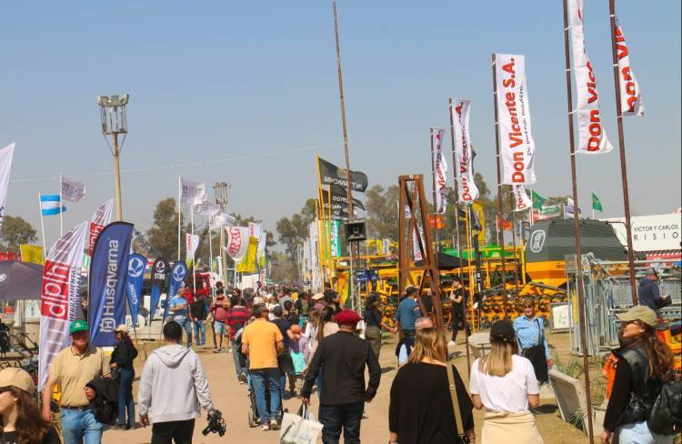 Myrian Prunotto dejó oficialmente inaugurada la 90ª Exposición Rural en Río Cuarto