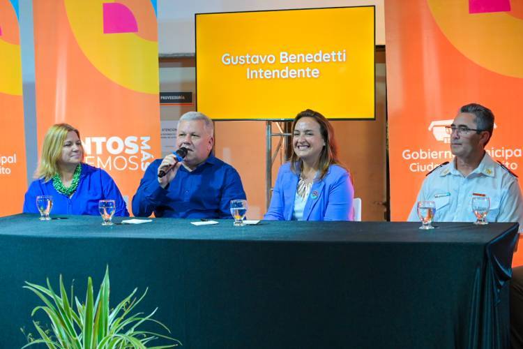 Arroyito: Gracias a gestiones municipales, los bomberos voluntarios de la localidad recibieron 35 millones de la Provincia