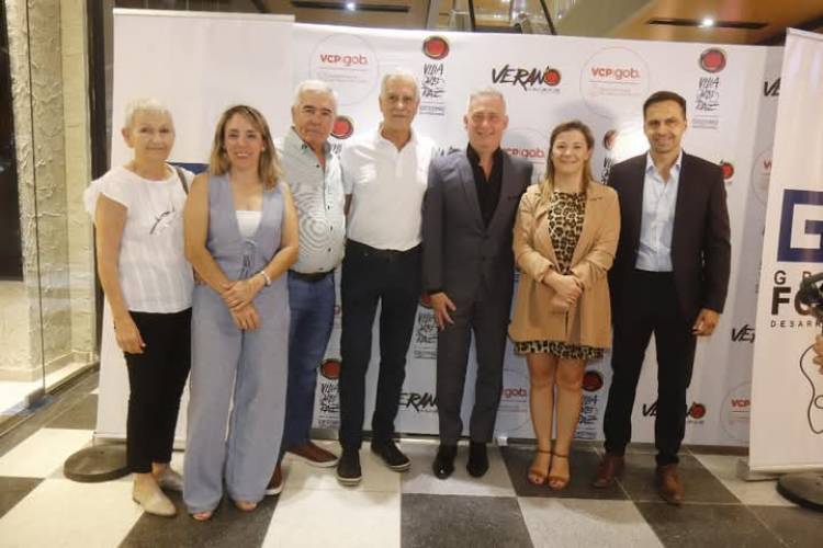 Con la inauguración de un shopping, Villa Carlos Paz abrió la nueva temporada turística