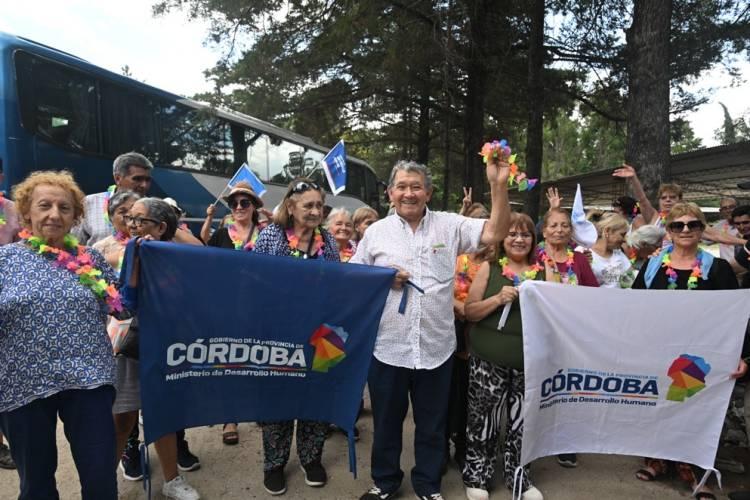 Durante el 2024, más de de 1.700 adultos mayores disfrutaron de viajes culturales