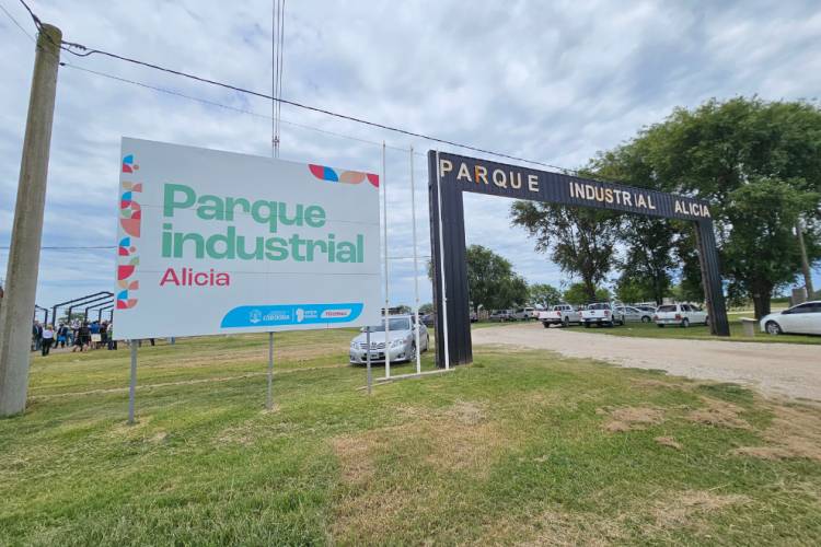 Entregaron aportes para infraestructura de los parques industriales de Alicia y Las Varillas